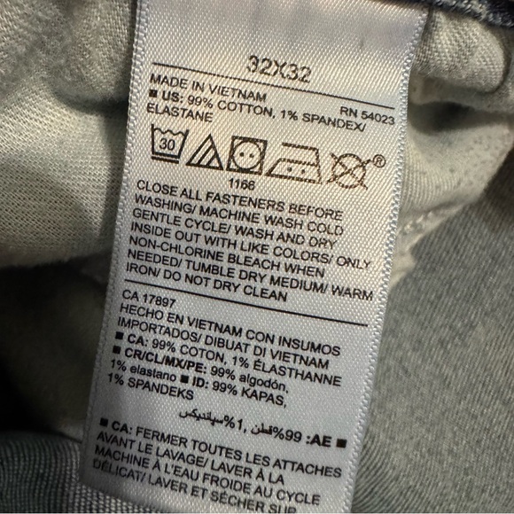 *FREE w/$10 Purchase - Old Navy Athletic Taper Jeans - Picture 9 of 9